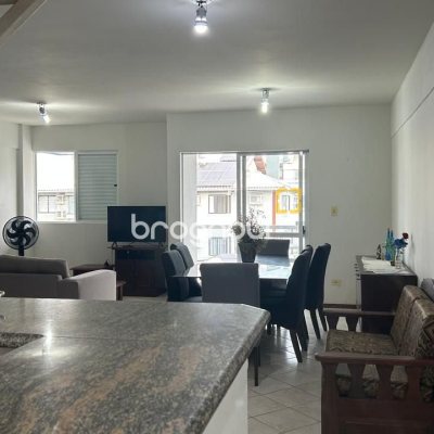 Apartamento com 270m², 4 quartos (sendo 2 suítes), 3 garagens, no bairro Ingleses em Florianópolis