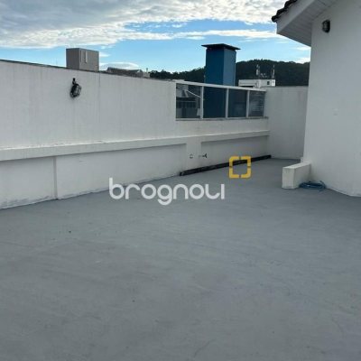 Apartamento com 270m², 4 quartos (sendo 2 suítes), 3 garagens, no bairro Ingleses em Florianópolis