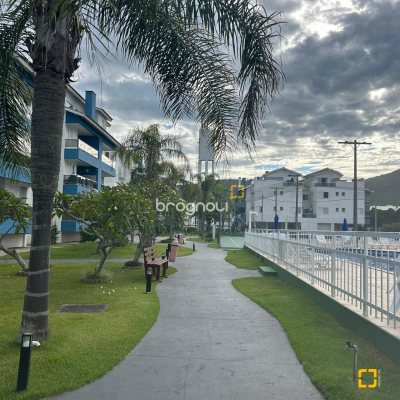 Apartamento com 270m², 4 quartos (sendo 2 suítes), 3 garagens, no bairro Ingleses em Florianópolis