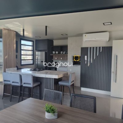 Apartamento com 63m², 2 quartos (sendo 1 suíte), 1 garagem, no bairro Trindade em Florianópolis