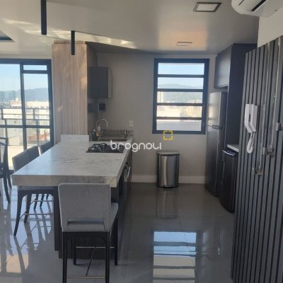 Apartamento com 63m², 2 quartos (sendo 1 suíte), 1 garagem, no bairro Trindade em Florianópolis