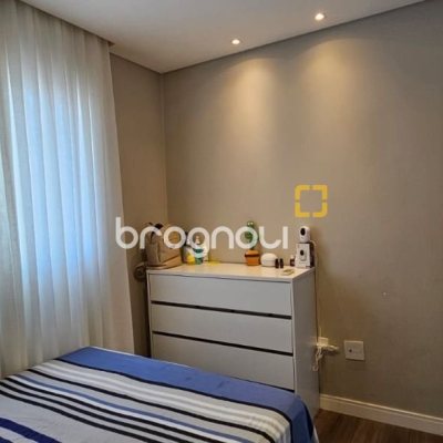 Apartamento com 63m², 2 quartos (sendo 1 suíte), 1 garagem, no bairro Trindade em Florianópolis