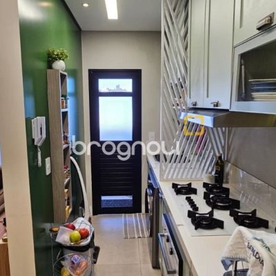 Apartamento com 63m², 2 quartos (sendo 1 suíte), 1 garagem, no bairro Trindade em Florianópolis