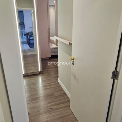 Apartamento com 63m², 2 quartos (sendo 1 suíte), 1 garagem, no bairro Trindade em Florianópolis