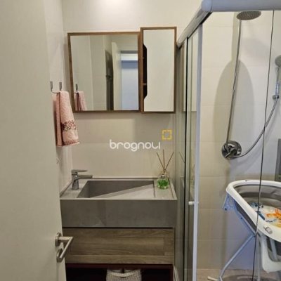 Apartamento com 63m², 2 quartos (sendo 1 suíte), 1 garagem, no bairro Trindade em Florianópolis
