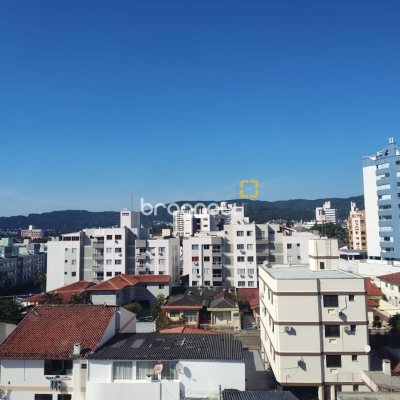 Apartamento com 63m², 2 quartos (sendo 1 suíte), 1 garagem, no bairro Trindade em Florianópolis