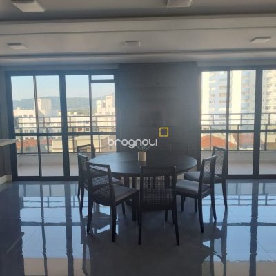 Apartamento com 63m², 2 quartos (sendo 1 suíte), 1 garagem, no bairro Trindade em Florianópolis