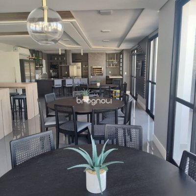 Apartamento com 63m², 2 quartos (sendo 1 suíte), 1 garagem, no bairro Trindade em Florianópolis