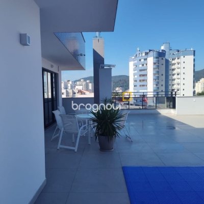 Apartamento com 63m², 2 quartos (sendo 1 suíte), 1 garagem, no bairro Trindade em Florianópolis