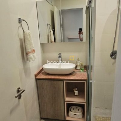 Apartamento com 63m², 2 quartos (sendo 1 suíte), 1 garagem, no bairro Trindade em Florianópolis