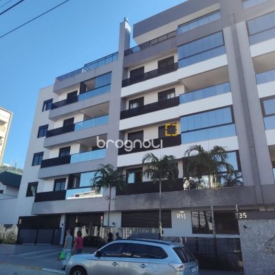 Apartamento com 63m², 2 quartos (sendo 1 suíte), 1 garagem, no bairro Trindade em Florianópolis
