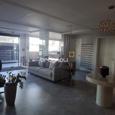 Apartamento com 63m², 2 quartos (sendo 1 suíte), 1 garagem, no bairro Trindade em Florianópolis