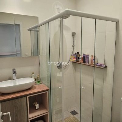 Apartamento com 63m², 2 quartos (sendo 1 suíte), 1 garagem, no bairro Trindade em Florianópolis