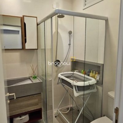 Apartamento com 63m², 2 quartos (sendo 1 suíte), 1 garagem, no bairro Trindade em Florianópolis
