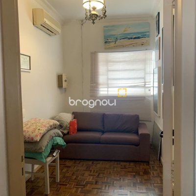Apartamento com 176m², 4 quartos (sendo 1 suíte), 1 garagem, no bairro Centro em Florianópolis
