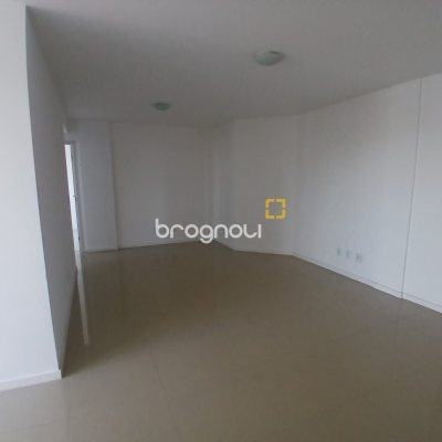 Apartamento com 76m², 2 quartos (sendo 1 suíte), 1 garagem, no bairro Bela Vista em São José