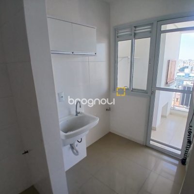 Apartamento com 76m², 2 quartos (sendo 1 suíte), 1 garagem, no bairro Bela Vista em São José