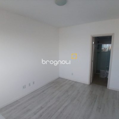 Apartamento com 76m², 2 quartos (sendo 1 suíte), 1 garagem, no bairro Bela Vista em São José