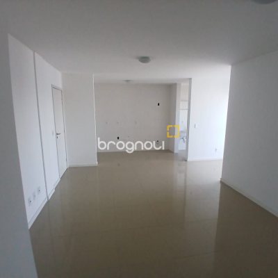 Apartamento com 76m², 2 quartos (sendo 1 suíte), 1 garagem, no bairro Bela Vista em São José