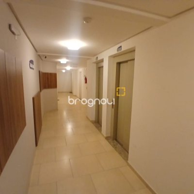 Apartamento com 76m², 2 quartos (sendo 1 suíte), 1 garagem, no bairro Bela Vista em São José