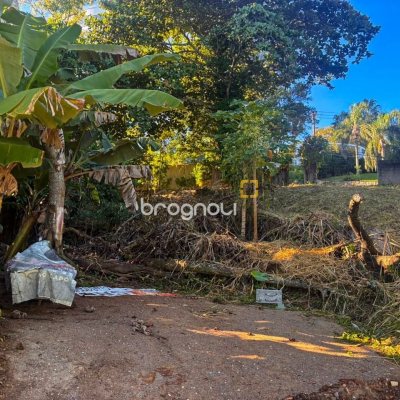 Terreno com 863m², no bairro João Paulo em Florianópolis