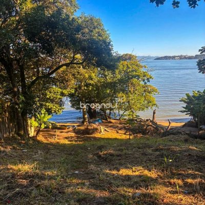 Terreno com 863m², no bairro João Paulo em Florianópolis