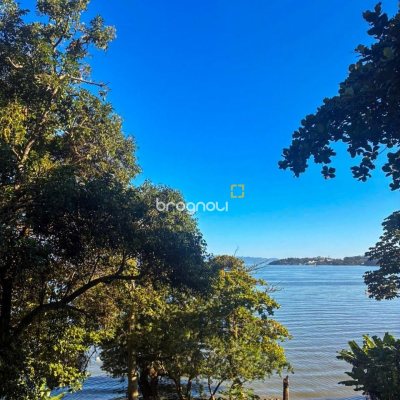 Terreno com 863m², no bairro João Paulo em Florianópolis