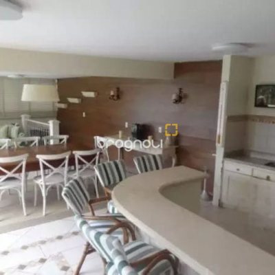 Casa com 542m², 3 quartos (sendo 3 suítes), 4 garagens, no bairro Itaguaçu em Florianópolis