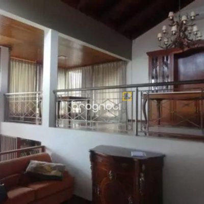 Casa com 542m², 3 quartos (sendo 3 suítes), 4 garagens, no bairro Itaguaçu em Florianópolis