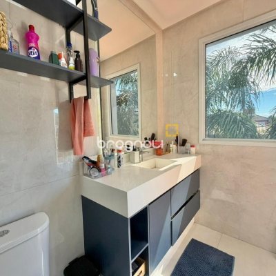 Casa com 124m², 3 quartos (sendo 3 suítes), 2 garagens, no bairro Cachoeira do Bom Jesus em Florianópolis