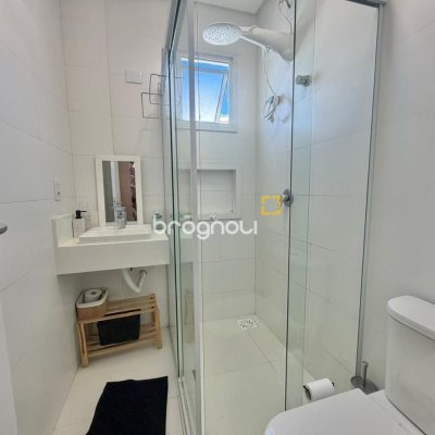 Casa com 124m², 3 quartos (sendo 3 suítes), 2 garagens, no bairro Cachoeira do Bom Jesus em Florianópolis