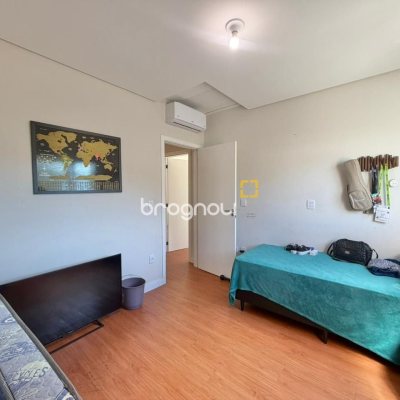 Casa com 124m², 3 quartos (sendo 3 suítes), 2 garagens, no bairro Cachoeira do Bom Jesus em Florianópolis