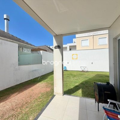 Casa com 124m², 3 quartos (sendo 3 suítes), 2 garagens, no bairro Cachoeira do Bom Jesus em Florianópolis