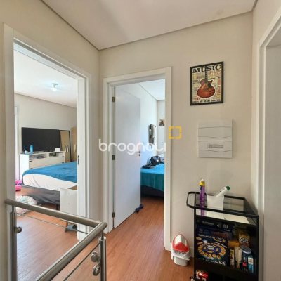 Casa com 124m², 3 quartos (sendo 3 suítes), 2 garagens, no bairro Cachoeira do Bom Jesus em Florianópolis