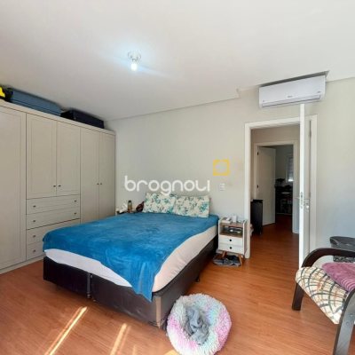 Casa com 124m², 3 quartos (sendo 3 suítes), 2 garagens, no bairro Cachoeira do Bom Jesus em Florianópolis