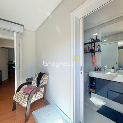 Casa com 124m², 3 quartos (sendo 3 suítes), 2 garagens, no bairro Cachoeira do Bom Jesus em Florianópolis