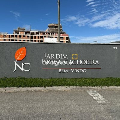 Casa com 124m², 3 quartos (sendo 3 suítes), 2 garagens, no bairro Cachoeira do Bom Jesus em Florianópolis