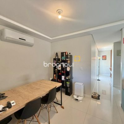 Casa com 124m², 3 quartos (sendo 3 suítes), 2 garagens, no bairro Cachoeira do Bom Jesus em Florianópolis