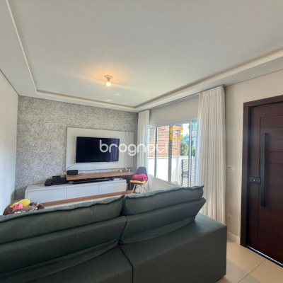 Casa com 124m², 3 quartos (sendo 3 suítes), 2 garagens, no bairro Cachoeira do Bom Jesus em Florianópolis