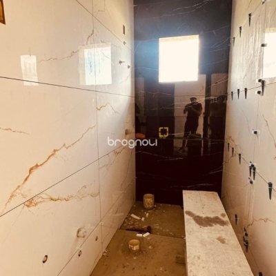 Casa com 120m², 2 quartos (sendo 2 suítes), 2 garagens, no bairro Rio Vermelho em Florianópolis