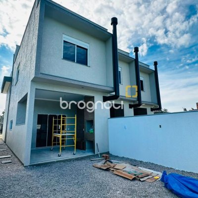 Casa com 120m², 2 quartos (sendo 2 suítes), 2 garagens, no bairro Rio Vermelho em Florianópolis