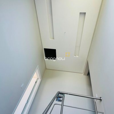 Casa com 120m², 2 quartos (sendo 2 suítes), 2 garagens, no bairro Rio Vermelho em Florianópolis