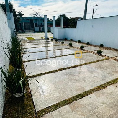 Casa com 120m², 2 quartos (sendo 2 suítes), 2 garagens, no bairro Rio Vermelho em Florianópolis