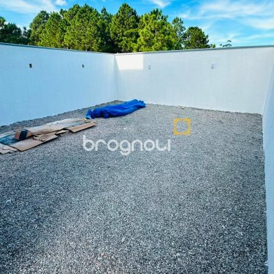 Casa com 120m², 2 quartos (sendo 2 suítes), 2 garagens, no bairro Rio Vermelho em Florianópolis
