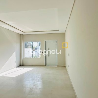 Casa com 120m², 2 quartos (sendo 2 suítes), 2 garagens, no bairro Rio Vermelho em Florianópolis