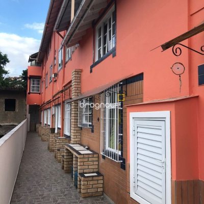 Casa com 168m², 30 quartos, 2 garagens, no bairro Carvoeira em Florianópolis