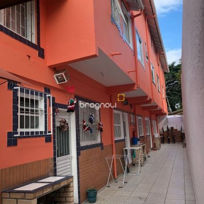 Casa com 168m², 30 quartos, 2 garagens, no bairro Carvoeira em Florianópolis