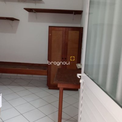 Casa com 168m², 30 quartos, 2 garagens, no bairro Carvoeira em Florianópolis