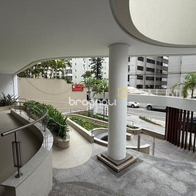 Apartamento com 123m², 3 quartos (sendo 1 suíte), 1 garagem, no bairro Centro em Florianópolis