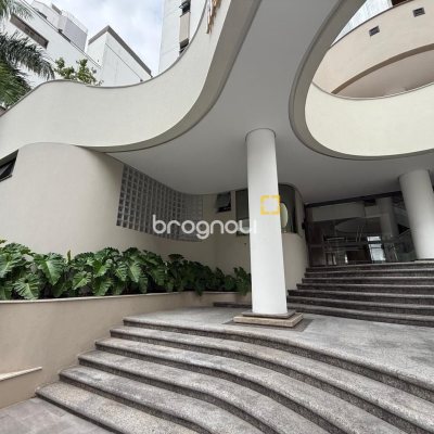 Apartamento com 123m², 3 quartos (sendo 1 suíte), 1 garagem, no bairro Centro em Florianópolis